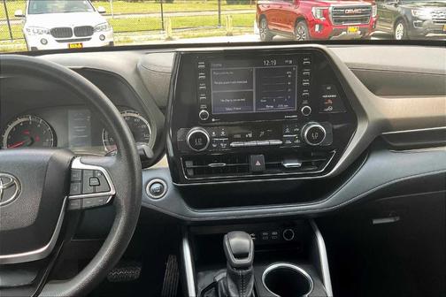 2022 Toyota Highlander L