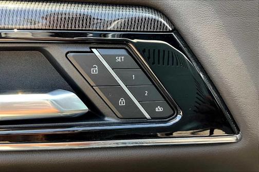 2025 GMC Yukon Elevation