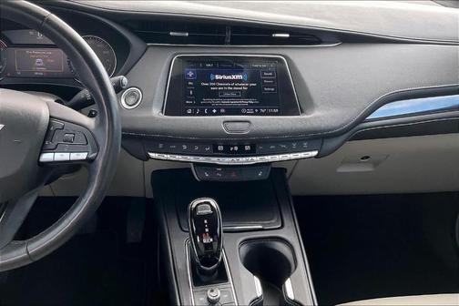 2023 Cadillac XT4 Luxury