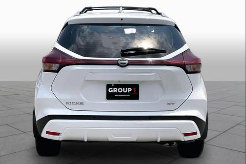 White 2023 Nissan Kicks SV