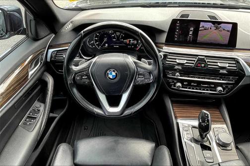 2019 BMW 530 i