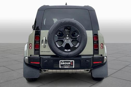 2025 Land Rover Defender P400 X-Dynamic SE