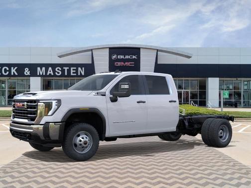 2025 GMC Sierra 3500 Pro