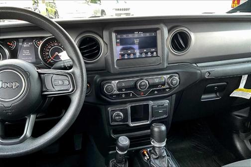 2022 Jeep Gladiator Sport
