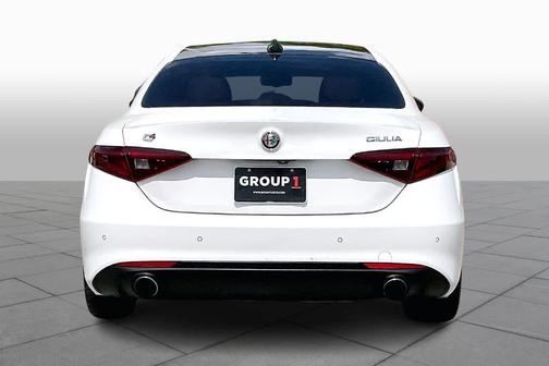 Alfa White 2018 Alfa Romeo Giulia Base