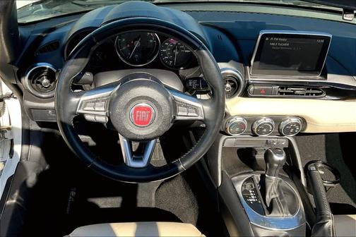 2019 FIAT 124 Spider Lusso