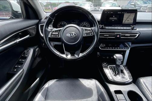 Dark Ocean Blue / White Roof 2021 Kia Seltos SX