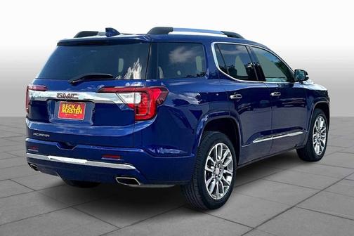 2023 GMC Acadia Denali