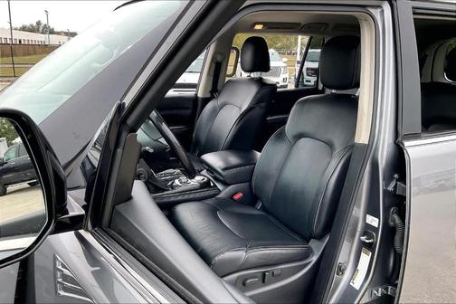 2021 INFINITI QX80 Luxe