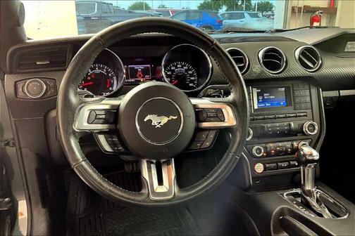 2016 Ford Mustang V6