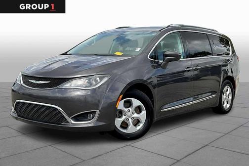 2017 Chrysler Pacifica Touring-L Plus