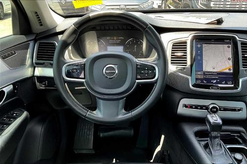 2018 Volvo XC90 T6 Momentum