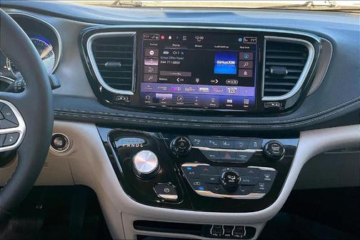 2022 Chrysler Pacifica Touring-L