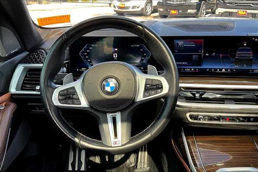 2024 BMW X7 M60i