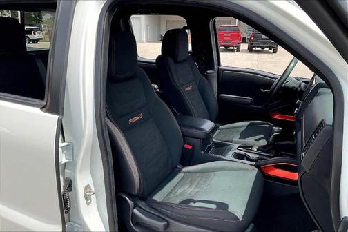 Glacier White 2022 Nissan Frontier PRO-X