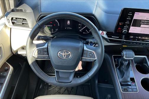 2023 Toyota Sienna XLE
