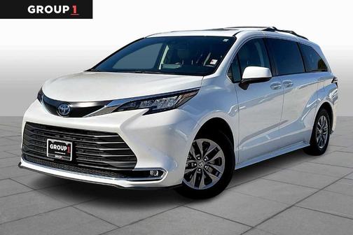 2023 Toyota Sienna XLE