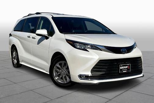 2023 Toyota Sienna XLE