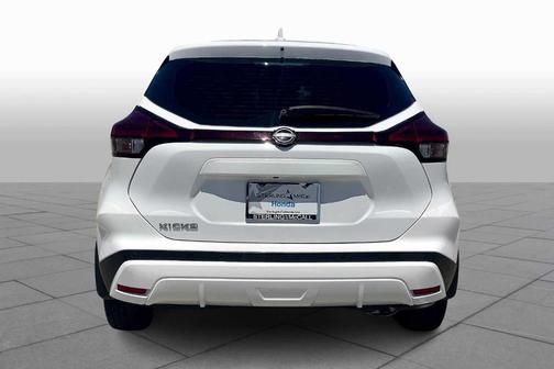 2022 Nissan Kicks S