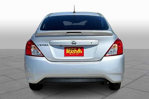 2019 Nissan Versa 1.6 S+