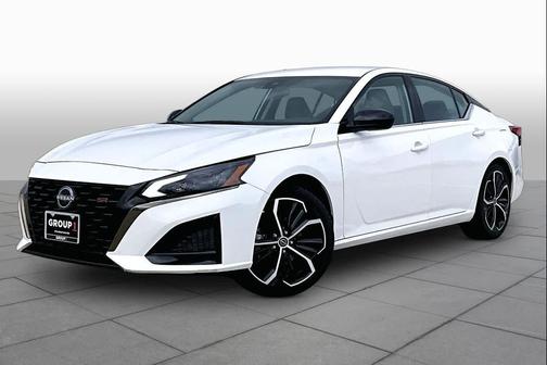 White 2024 Nissan Altima SR FWD