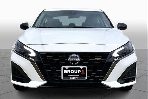 White 2024 Nissan Altima SR FWD