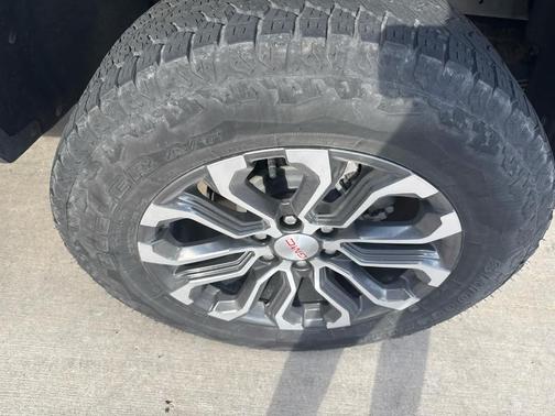 2024 GMC Canyon Denali