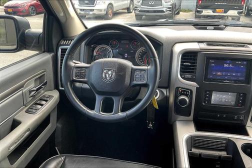 2016 RAM 1500 SLT