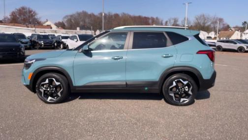 Pluton Blue 2024 Kia Seltos EX
