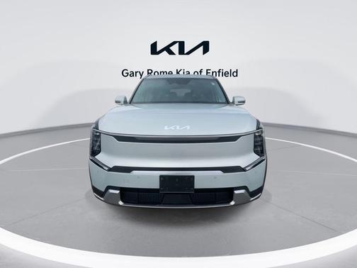 Ivory Silver 2024 Kia EV9 Wind