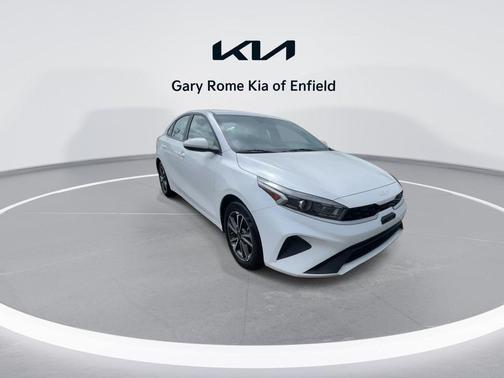 Snow White Pearl 2023 Kia Forte LXS