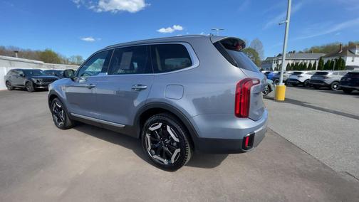 Everlasting Silver 2025 Kia Telluride S