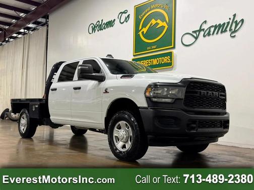 Bright White Clearcoat 2023 RAM 2500 Tradesman Crew Cab 4x4 8' Box