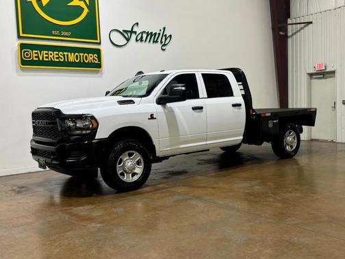 2023 RAM 2500 Tradesman Crew Cab 4x4 8' Box