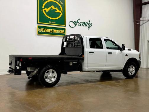 Bright White Clearcoat 2023 RAM 2500 Tradesman Crew Cab 4x4 8' Box
