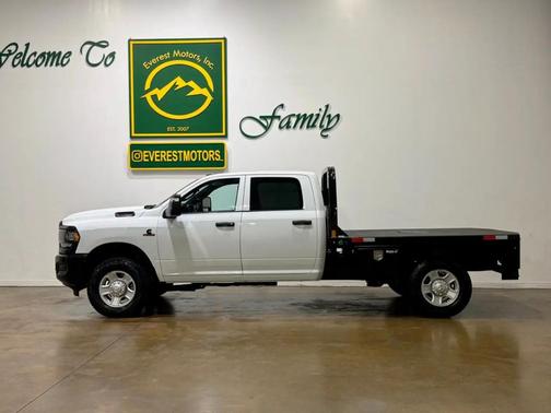 2023 RAM 2500 Tradesman Crew Cab 4x4 8' Box