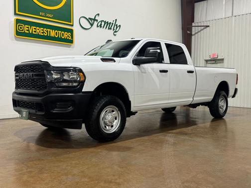 2023 RAM 2500 Tradesman Crew Cab 4x4 8' Box