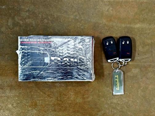 2023 RAM 2500 Tradesman Crew Cab 4x4 8' Box