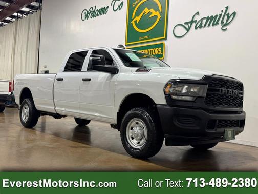 2023 RAM 2500 Tradesman Crew Cab 4x4 8' Box