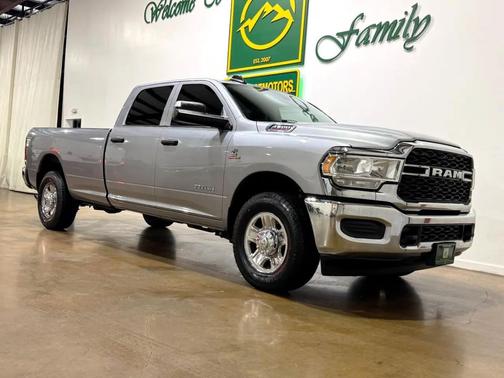 2020 RAM 2500 Tradesman Crew Cab 4X2 8' Box