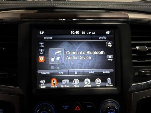 2017 RAM 3500 Laramie Crew Cab 4x4 8' Box