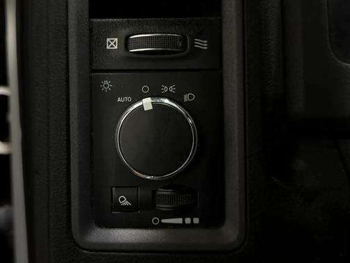 2018 RAM 2500 Tradesman Crew Cab 4x4 8' Box