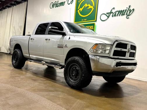 2017 RAM 2500 SLT Crew Cab 4x4 6'4' Box