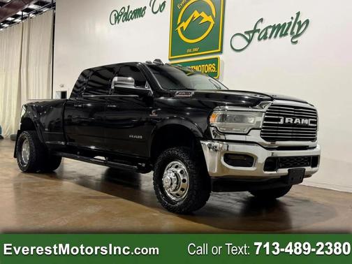 Diamond Black Crystal Pearlcoat 2022 RAM 3500 Laramie Mega Cab 4x4 6'4' Box