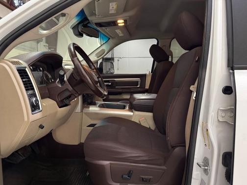 2017 RAM 3500 Lone Star Crew Cab 4x4 8' Box