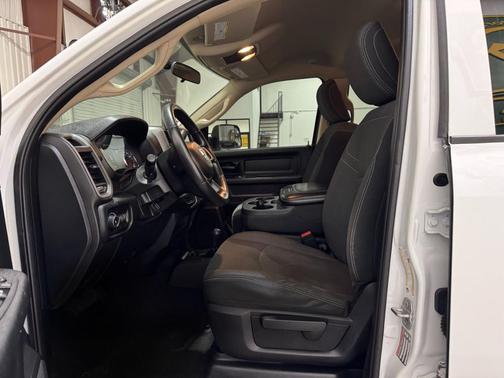 2020 RAM 3500 Tradesman Crew Cab 4x4 8' Box