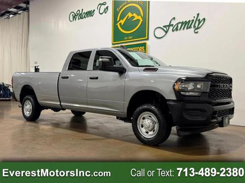 2023 RAM 2500 Tradesman Crew Cab 4x4 8' Box