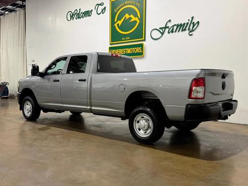 2023 RAM 2500 Tradesman Crew Cab 4x4 8' Box