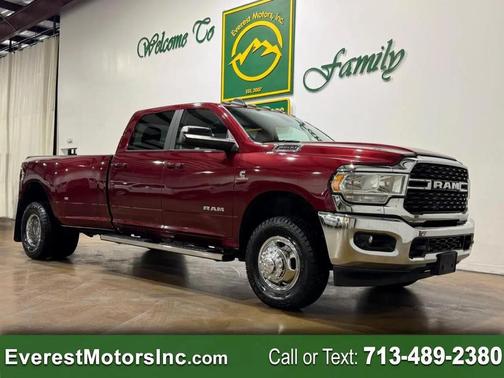 2022 RAM 3500 Lone Star Crew Cab 4x4 8' Box