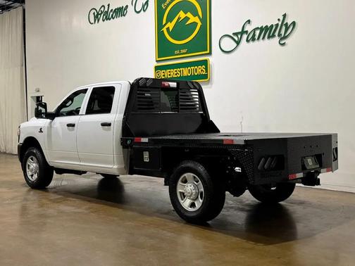Bright White Clearcoat 2023 RAM 2500 Tradesman Crew Cab 4x4 8' Box